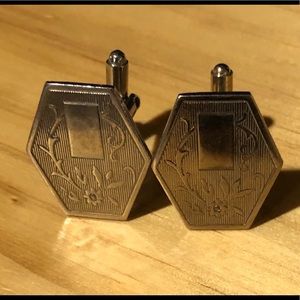 Woman’s Cuff Links